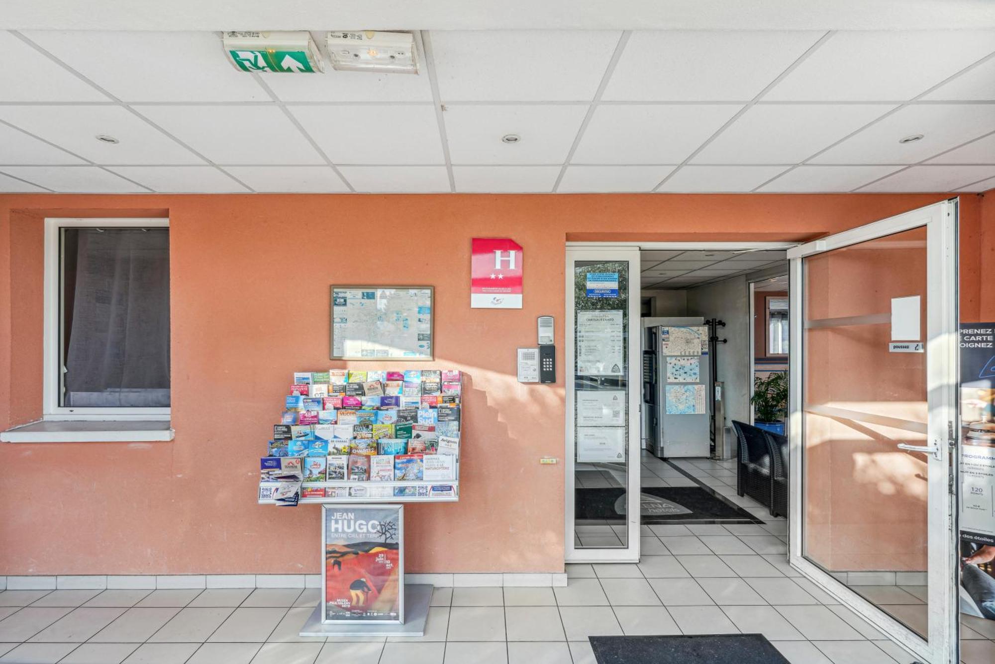 Hotel Akena Chateaurenard - Parc Des Expositions Avignon Exterior foto