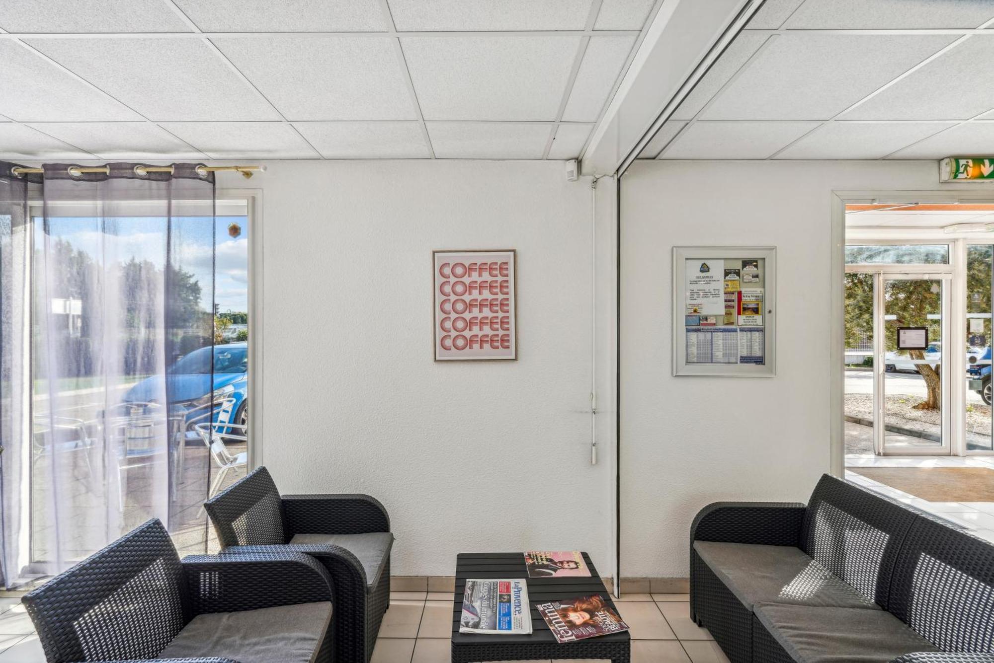 Hotel Akena Chateaurenard - Parc Des Expositions Avignon Exterior foto