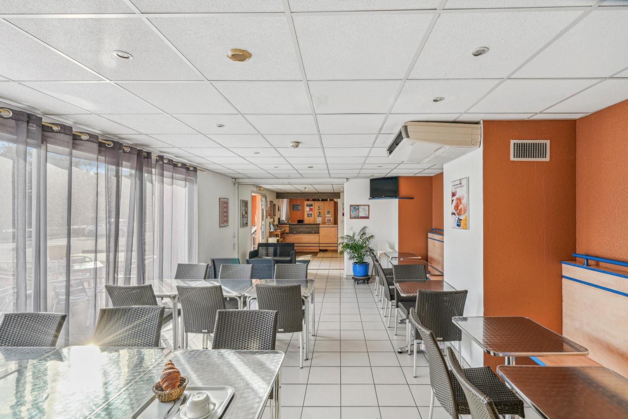 Hotel Akena Chateaurenard - Parc Des Expositions Avignon Exterior foto
